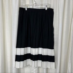 Vintage box pleat midi side button Deadstock skirt